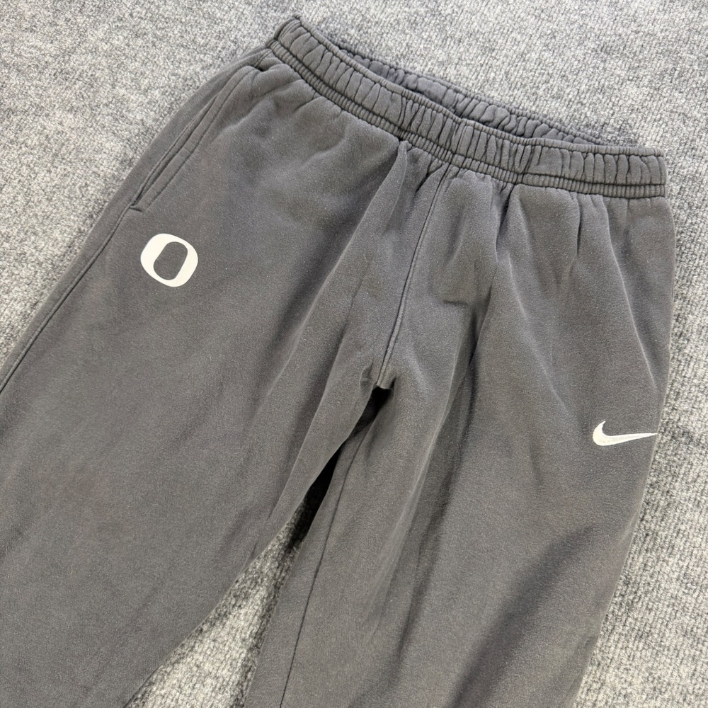 Nike Oregon Ducks Fleece Sweatpants Charcoal Grey Size M CJ1616-060 athleisure